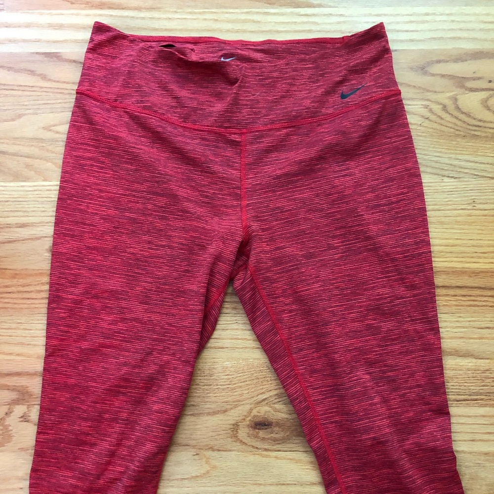 Red Nike cropped leggings